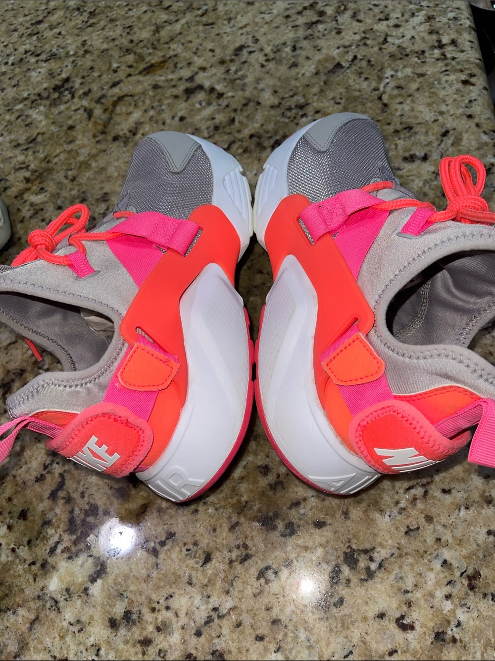 Nike Air Huarache City Low - Picture 6 of 11